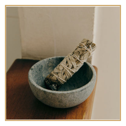 Tocha de Sálvia — Ritual de Intenção para Renovar o Espaço